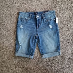 NWT Old Navy distressed Bermuda shorts